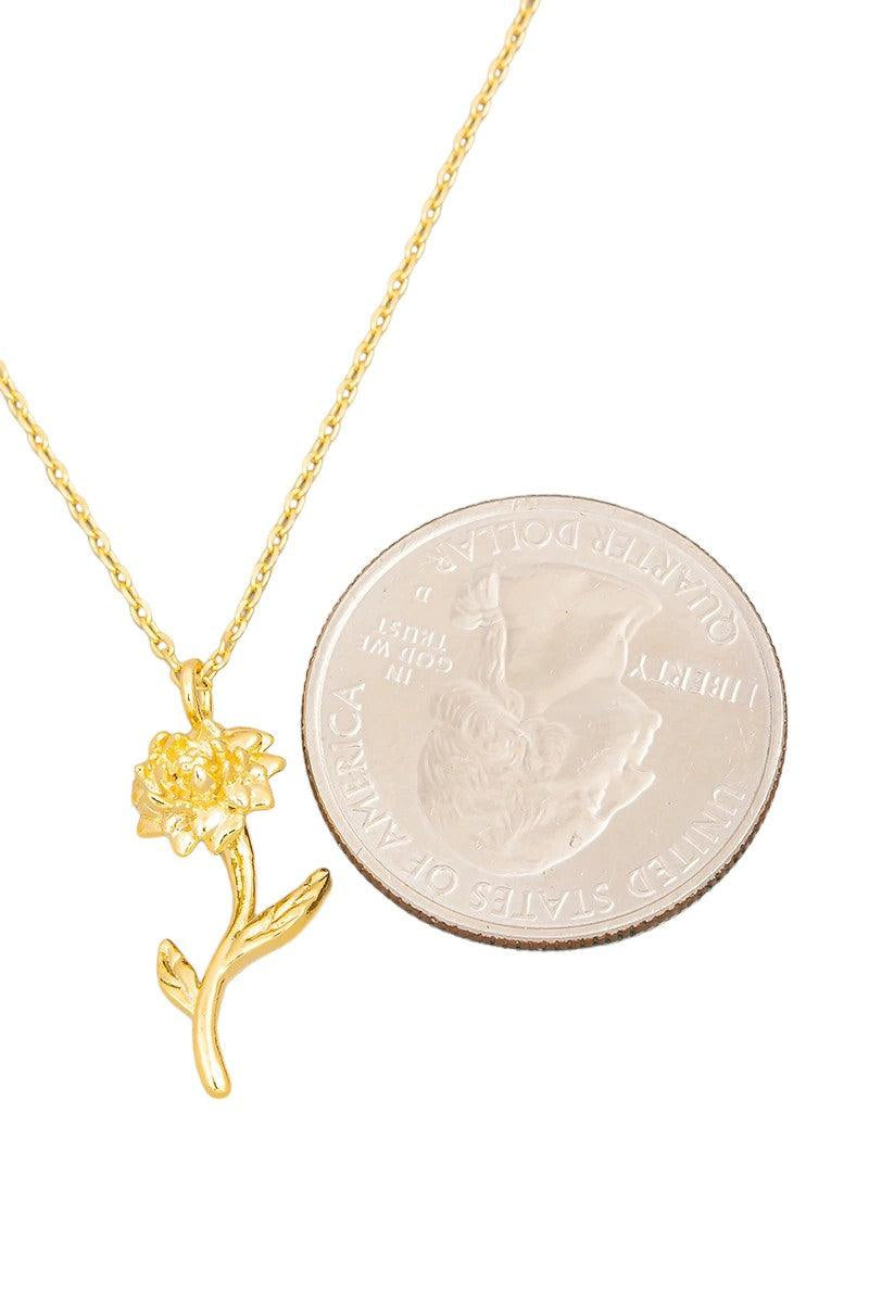 Elegant Gold Floral Pendant Necklace